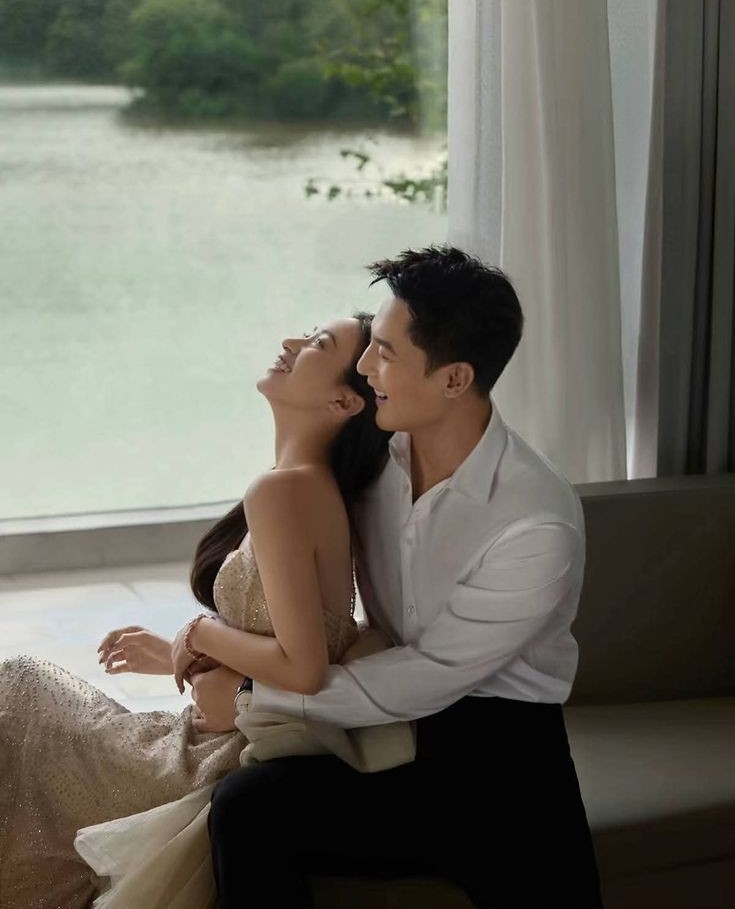 Người Yêu Cũ Ở Bàn Tiệc Tất Niên