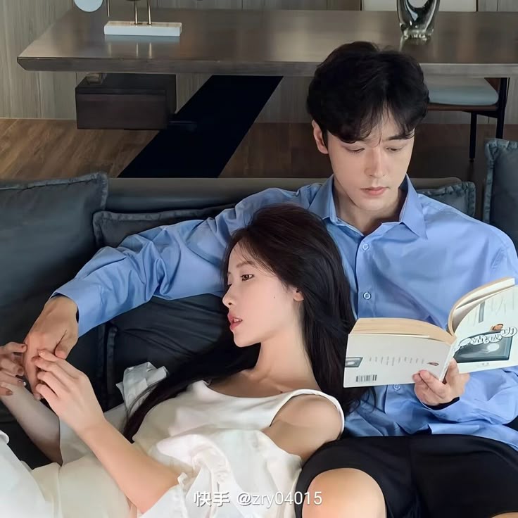 BA NĂM TRONG TĨNH LẶNG