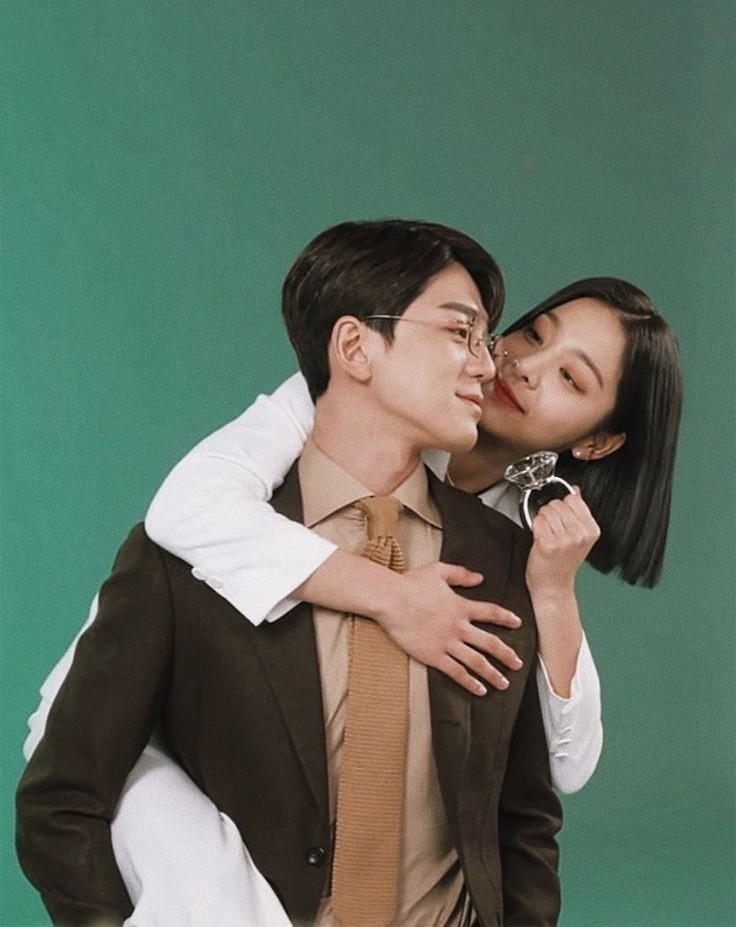 NGÀY GIA ĐÌNH PHÁ SẢN, TÔI KẾT HÔN HỢP ĐỒNG